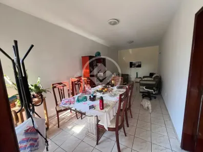 Casa com 3 Quartos à venda, 250m² no Jardim América, Goiânia