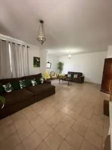 Casa com 3 Quartos à venda, 176m² no Tubalina, Uberlândia
