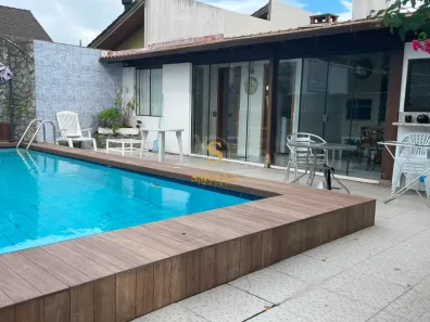 Casa com 4 Quartos à venda, 360m² no Itacorubi, Florianópolis