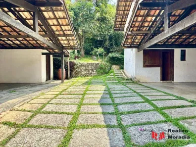 Casa de Condomínio com 3 Quartos para venda ou aluguel, 305m² no Chácara de La Rocca, Carapicuíba