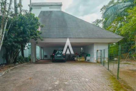 Sobrado com 3 Quartos à venda, 387m² no América, Joinville