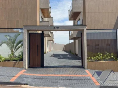 Sobrado com 3 Quartos à venda, 136m² no FAG, Cascavel
