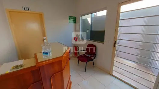 Prédio Comercial com 1 Quarto à venda, 162m² no Granada, Uberlândia