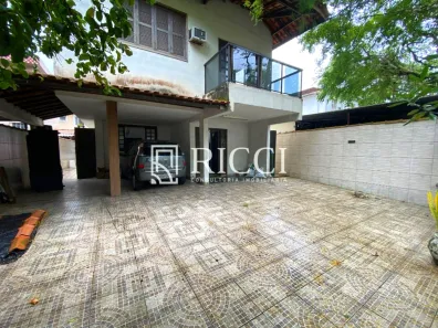 Sobrado com 4 Quartos à venda, 219m² no Marapé, Santos