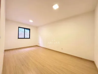 Apartamento com 3 Quartos à venda, 75m² no Samambaia, Petrópolis