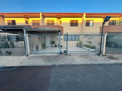 Casa de Condomínio com 3 Quartos para alugar, 120m² no Tarumã, Curitiba