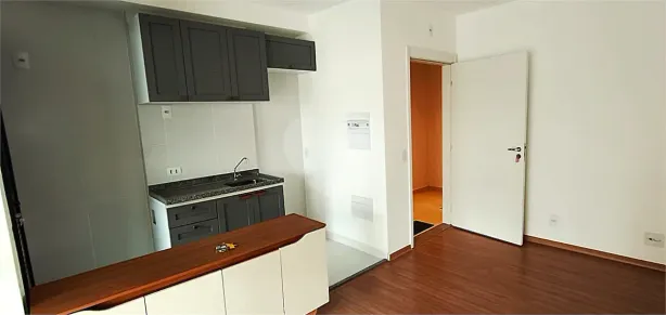 Apartamento com 3 Quartos para alugar, 70m² no Vila Firmiano Pinto, São Paulo