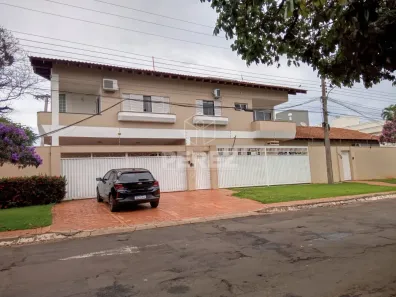 Sobrado com 4 Quartos à venda, 472m² no Vila Miguel Couto, Campo Grande