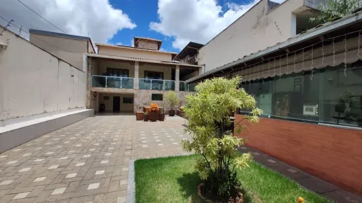 Casa com 3 Quartos à venda, 214m² no Caiçara-Adelaide, Belo Horizonte