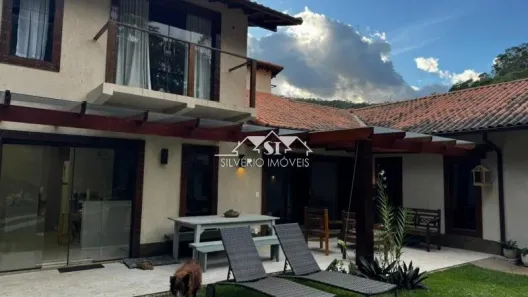 Casa de Condomínio com 3 Quartos à venda, 205m² no Nogueira, Petrópolis