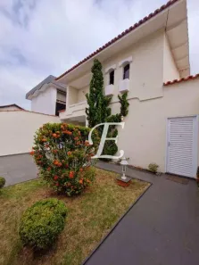 Sobrado com 4 Quartos à venda, 242m² no Jardim Leonor Mendes de Barros, São Paulo