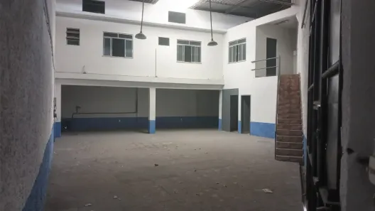 Galpão/Depósito/Armazém para alugar, 300m² no Ramos, Rio de Janeiro