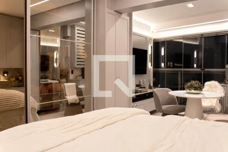 Kitnet com 1 Quarto à venda, 32m² no Jardim das Acácias, São Paulo