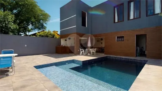 Casa com 4 Quartos à venda, 400m² no Guarujá, Porto Alegre