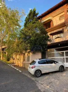 Casa com 4 Quartos à venda, 433m² no Águas da Fazendinha, Carapicuíba