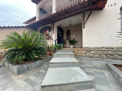Casa com 3 Quartos à venda, 236m² no Alípio de Melo, Belo Horizonte