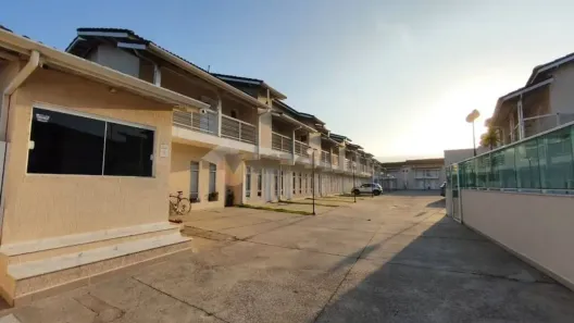 Sobrado com 2 Quartos à venda, 75m² no Indaiá, Caraguatatuba
