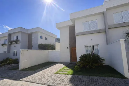 Sobrado com 3 Quartos à venda, 89m² no Itaoca, Guararema