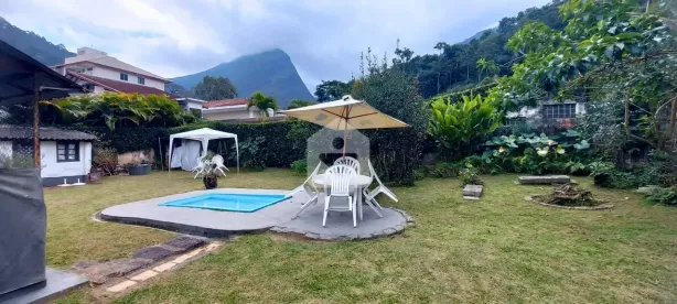 Casa com 10 Quartos à venda, 290m² no Retiro, Petrópolis