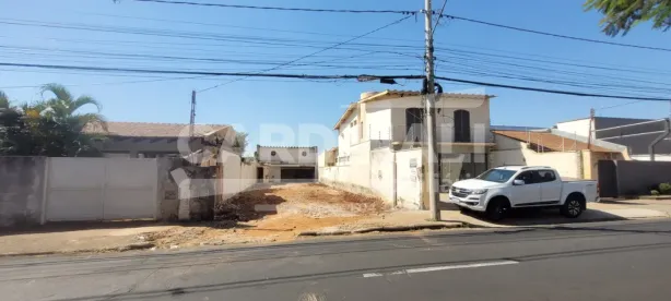 Imóvel Comercial com 3 Quartos para alugar, 331m² no Vila Velosa, Araraquara