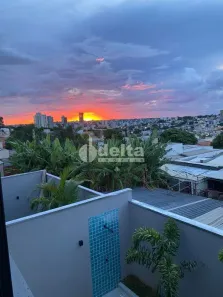 Casa com 3 Quartos à venda, 145m² no Saraiva, Uberlândia