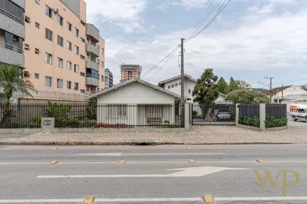 Lote/Terreno à venda, 753m² no Santo Antônio, Joinville