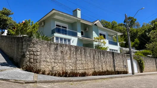 Casa com 3 Quartos para alugar, 205m² no Pantanal, Florianópolis