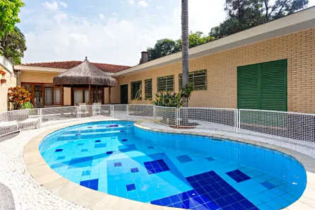 Casa com 4 Quartos para alugar, 500m² no Jardim Petrópolis, São Paulo
