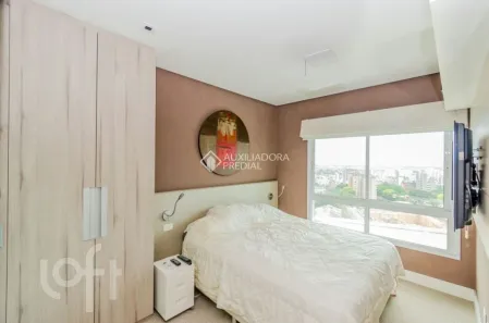Apartamento com 2 Quartos à venda, 74m² no Três Figueiras, Porto Alegre