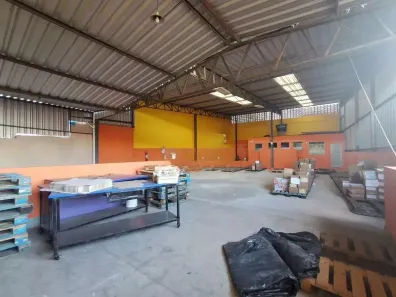 Galpão/Depósito/Armazém para alugar, 658m² no Goiânia, Belo Horizonte