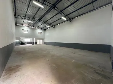 Galpão/Depósito/Armazém para alugar, 350m² no Vila Falchi, Mauá