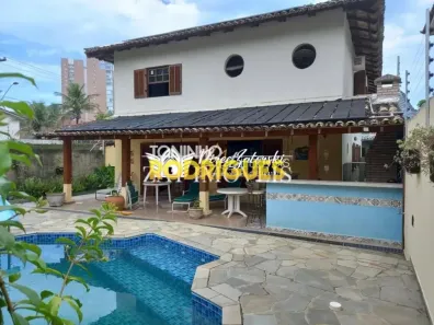 Sobrado com 5 Quartos à venda, 244m² no Jardim Virgínia, Guarujá