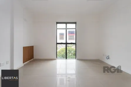 Sala Comercial à venda, 34m² no São João, Porto Alegre