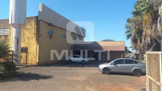 Casa com 1 Quarto à venda, 1240m² no Distrito Industrial, Uberlândia