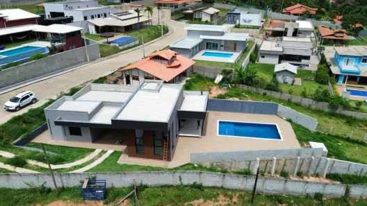 Fazenda/Sítio com 3 Quartos à venda, 1000m² no , Mairinque