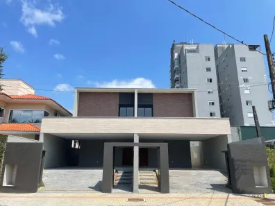 Sobrado com 4 Quartos à venda, 193m² no Santo Antônio, Joinville