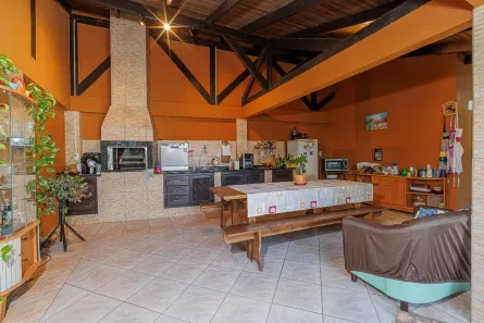 Casa com 3 Quartos à venda, 178m² no Costa e Silva, Joinville