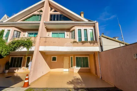 Sobrado com 3 Quartos à venda, 211m² no Pilarzinho, Curitiba