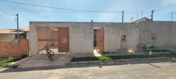 Casa com 2 Quartos à venda, 200m² no Araés, Cuiabá