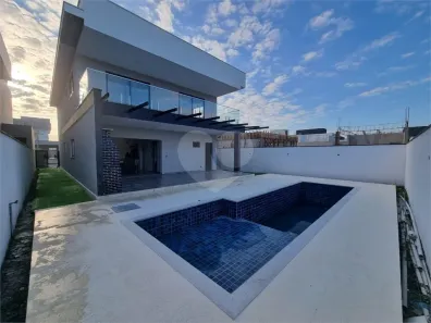 Casa de Condomínio com 4 Quartos à venda, 210m² no Ogiva, Cabo Frio