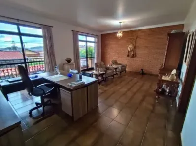 Casa com 3 Quartos à venda, 223m² no Parque dos Bandeirantes, Ribeirão Preto
