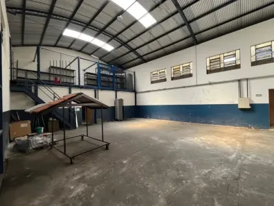 Galpão/Depósito/Armazém para alugar, 790m² no Jardim Vale do Sol, São José dos Campos