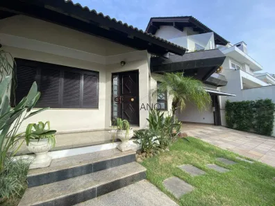 Casa com 4 Quartos para alugar, 340m² no Centro, Canoas