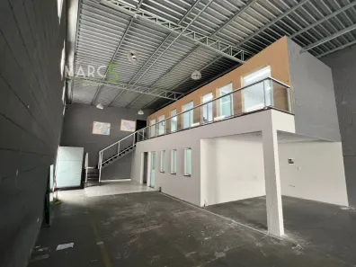 Galpão/Depósito/Armazém para alugar, 370m² no Vila Brasileira, Mogi das Cruzes