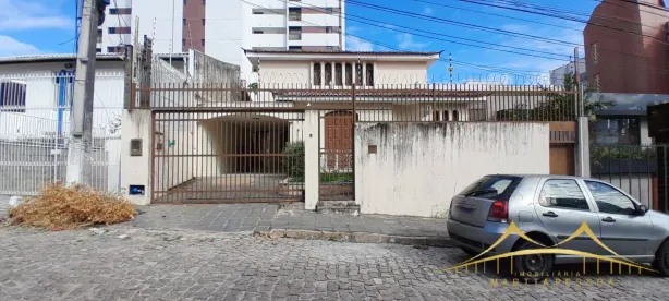 Casa com 4 Quartos para alugar, 250m² no Lagoa Nova, Natal