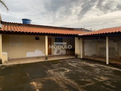 Casa com 3 Quartos à venda, 100m² no Segismundo Pereira, Uberlândia