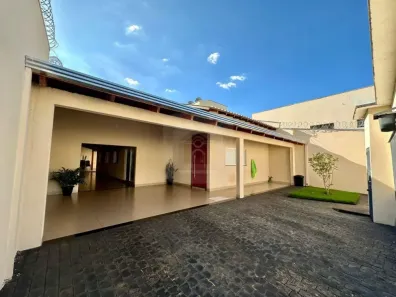 Casa com 4 Quartos à venda, 249m² no Santa Mônica, Uberlândia