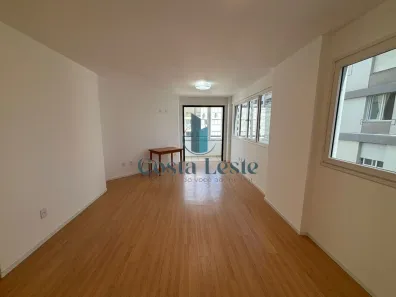 Apartamento com 3 Quartos para alugar, 90m² no Centro, Florianópolis