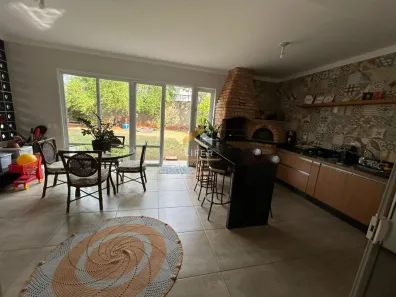Casa de Condomínio com 4 Quartos para alugar, 250m² no Vila Hollândia, Campinas