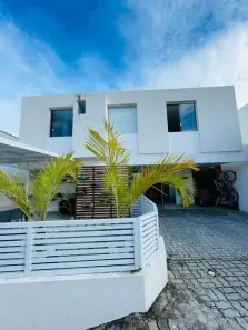 Casa de Condomínio com 4 Quartos para venda ou aluguel, 200m² no Buraquinho, Lauro de Freitas